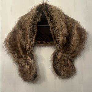 Faux Fur Shoulder Cape in Golden Brown